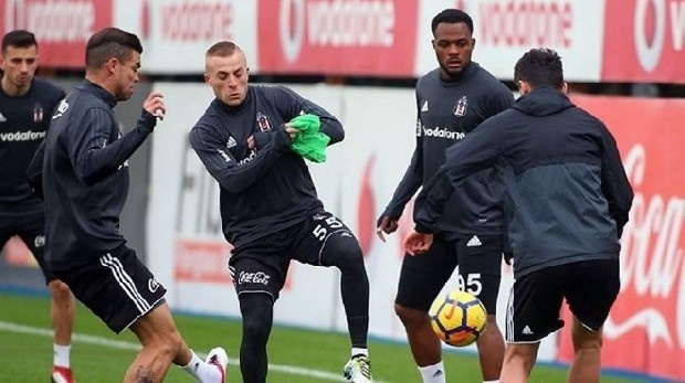 Siyah-beyazlıların eski çalıştırıcısı olan Slaven Bilic'in kiralık olarak West Ham United'a transfer ettiği Töre, Ada'da yaşadığı sakatlık sonrası operasyon geçirmişti ve Beşiktaş'a geri dönmüştü. Yaşadığı sakatlık sonrası eski formuna geri dönmek için kendisini çalışmalara veren Töre, 682 gün sonra Aytemiz Alanyaspor karşılaşmasında Şenol Güneş tarafından ilk 21'e alınmıştı.