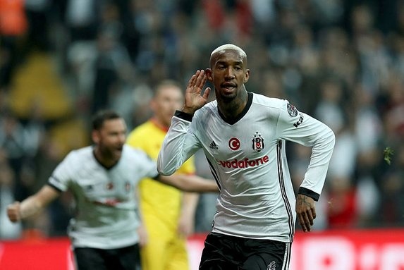 Beşiktaş'ın Brezilyalı yıldızı Anderson Talisca'yla ilgili İtalyan basınından gündem yaratacak bir iddia ortaya atıldı.

İtalyan basınından Corriere della Sera gazetesinin okuyucularıyla paylaştığı habere göre Cengiz Ünder'in takımı Roma, Talisca'nın transferi konusunda Benfica'yla her konuda anlaştı.