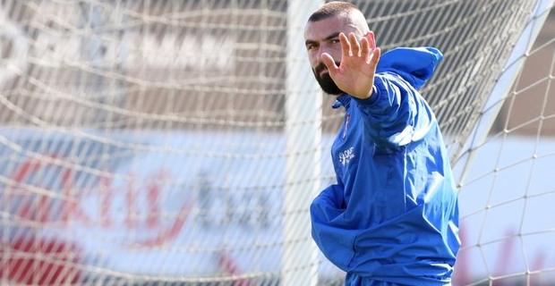 Ara transfer döneminde kadrosunu bir forvet alarak güçlendirmek isteyen siyah-beyazlılarda Burak Yılmaz sesleri yeniden yükselmeye başladı.
