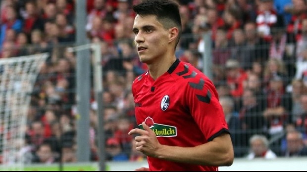 Transfer çalışmalarını dört koldan sürdüren Beşiktaş yönetiminin, bonservisi Leicester'da olan 21 yaşındaki Bartosz Kapustka için nabız yokladığı ortaya çıktı. (Fotomaç)