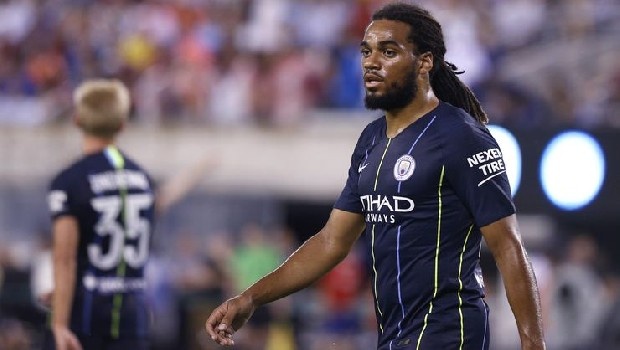 Galatasaray’a gelmek için son olarak Torino’nun teklifini reddeden Jason Denayer, adım adım parçalı formaya yaklaşıyor. (Fanatik)