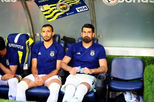 Fenerbahçe'de Kayserispor maçında yedek oturan Volkan Demirel ve Mehmet Topal ile ilgili çok konuşulacak bir gelişme yaşandığı ileri sürüldü.