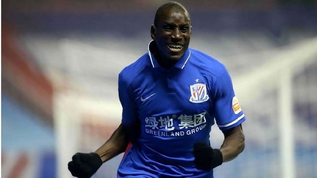 Fenerbahçe, Çin Ligi ekibi Shenhua'da forma giyen tecrübeli golcü Demba Ba'y ı kiralamak için ilk teklifini yaptı ve beklemeye geçti. Ersun Yanal'ın takımda görmeyi istediği Demba Ba, Fenerbahçe'ye gelmeye çok sıcak bakıyor. Yönetim, bu transferde ısrarcı... (Fotomaç)