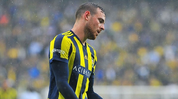 Forvet transferinde Vedat Muriç için Galatasaray ile yarışan, diğer taraftan da Max Kruse'yi renklerin bağlamak üzere girişimlerini sürdüren Fenerbahçe, daha önce kiralık olarak oynattığı Hollandalı oyuncu Vincent Janssen'i gündemine aldı. (Sabah)