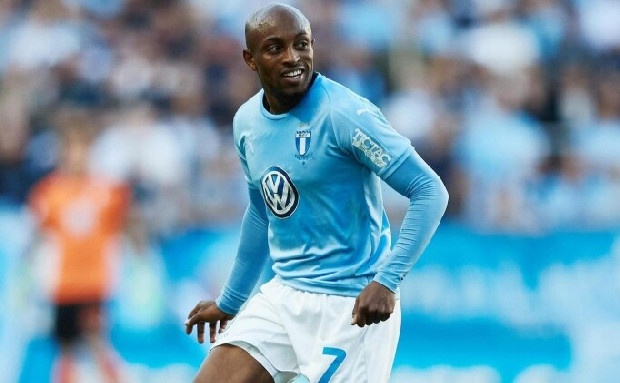 Siyah-beyazlıların Atiba Hutchinson yerine düşündüğü isimlerden olan Malmö'nün orta saha oyuncusu Fouad Bachirou'nun menajeri Blash Hosseini, Beşiktaş iddialarına cevap verdi. Beşiktaş'tan Atiba'nın yerine düşünülen Malmö'nün 29 yaşındaki orta saha oyuncusunun menajeri Hosseini, "Beşiktaş ile görüştüğümüz doğru, henüz imza yok" dedi. (Fotomaç)