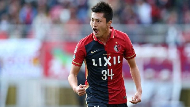 Geçtiğimiz sezonun devre arasında Shinji Kagawa'yı kadrosuna katarak tarihinin ilk Japon futbolcusunu transfer eden Beşiktaş, şimdi de bir başka Japon yıldız Yuma Suzuki'nin peşine düştü. Siyah Beyazlılar'ın 23 yaşındaki santrfor için teklifte bulunduğu öğrenildi. (Hochi News)