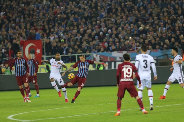 Beşiktaş'ın Trabzonspor'u 2-0 mağlup ettiği karşılaşmayı İngilizler de yakından takip etti.