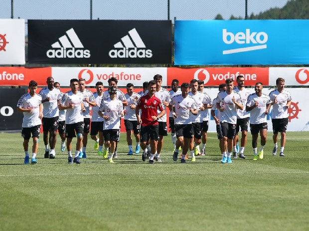 Siyah-Beyazlılar sezona sorun yumağıyla giriyor... Yeni sezona Sivas deplasmanıyla merhaba diyecek Beşiktaş’ta sorunlar dağ gibi bekliyor…
