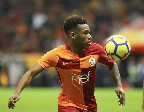 İspanyol ekibinin, sezon başında Dortmund'dan 13 milyon euro ödeyerek tarihinin en pahalı ikinci transferini gerçekleştirdiği 20 yaşındaki Emre Mor'u, 27 yaşındaki Rodrigues'le değişebileceği yazıldı.