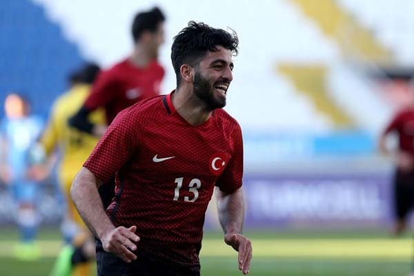 İşte 1 Ocak 2017 tarihinden itibaren yaşanan güncel piyasa değer değişiklikleri... Arda Turan, 24 milyon Euro ile zirvede yer aldı!

PİYASA DEĞERİ ARTAN FUTBOLCULAR
10- Umut Bozok - Nîmes Olympique-  Güncel Piyasa Değeri: 3 milyon Euro - Artış: 3 milyon Euro