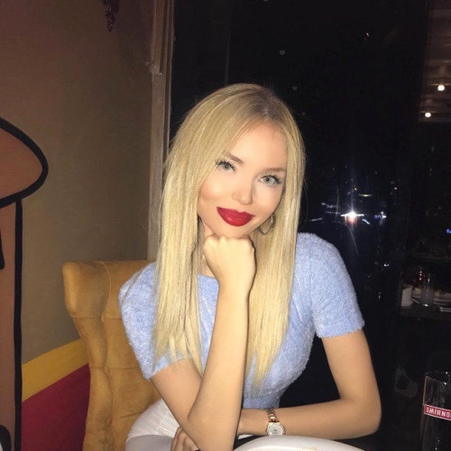 Sosyal medya fenomeni Cansu Taşkın, yine adından söz ettirmeyi başardı.