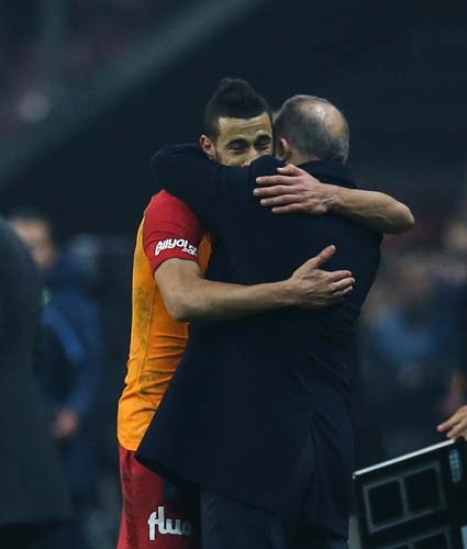 Terim'in "Sana ikinci yarıda ihtiyacım var. Gitmeni istemiyorum. Sezon sonunda istediğin takıma giderken kolaylık sağlayacağız" dediği Belhanda son 3 lig maçına damgasını vurdu.