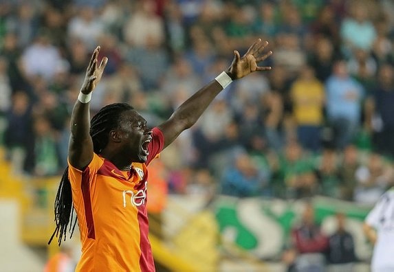Çin Ligi'nden Gomis'e yıllık 10 milyon Euro, Galatasaray'a ise bonservis bedeli olarak 5 milyon Euro teklif edildi.