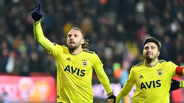 Tottenham daha önce de talip olduğu Vedat Muriqi’yi yeniden gündemine aldı. İngilizler, F.Bahçe’nin maddi problemlerini fırsata çevirmek istiyor. (Akşam)