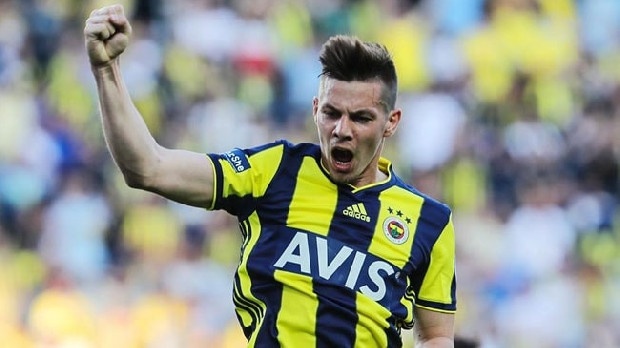 Fenerbahçe'nin gözden çıkardığı bir başka isim olan Miha Zajc konusunda karar bu hafta verilecek. Sarı-lacivertlilerin 4 milyon Euro'nun altına düşmemesi sonrası fiyat artıran Brescia, transfere son noktayı kısa süre içerisinde koyacak. (Sabah)