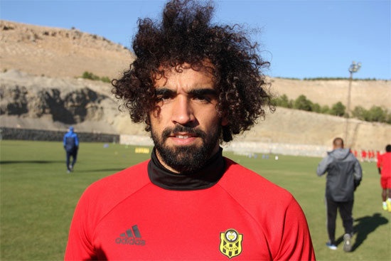 Sadık Çiftpınar
Malatyaspor'da gösterdiği performans ile alkış alan Sadık, özellikle İstanbul takımlarınında yakından takip ettiği oyuncular arasında. David Luiz'e fiziksel olarak benzetilen 25 yaşındaki oyuncu, bu yaz hava değiştirmesi muhtemel isimlerden.