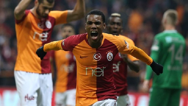 Galatasaray ile Al İttihad arasındaki Rodrigues pazarlığı kıran kırana sürüyor. Sarı-Kırmızılılar, 8 milyon Euro’luk teklife, 12 milyon Euro’luk taleple cevap vermişti. Tarafların 10 milyona söz kesmesi bekleniyor. (Fanatik)