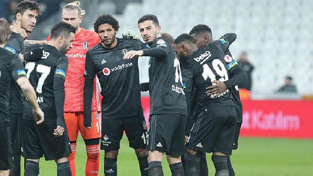 Yeni Malatya ve Konya’nın ilgilendiği Oğuzhan Özyakup için Antalyaspor da devreye girdi. Siyah- Beyazlılar gelen teklifleri değerlendirmeye başladı. (Fanatik)