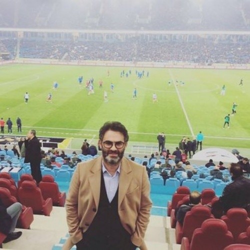 Zafer Göktaş kimdir?
Eczane ve optik sahibi olan Zafer Göktaş Trabzonlu’dur. Eğitimini İstanbul Üniversitesi Eczacılık Fakültesi’nde tamamlamıştır.