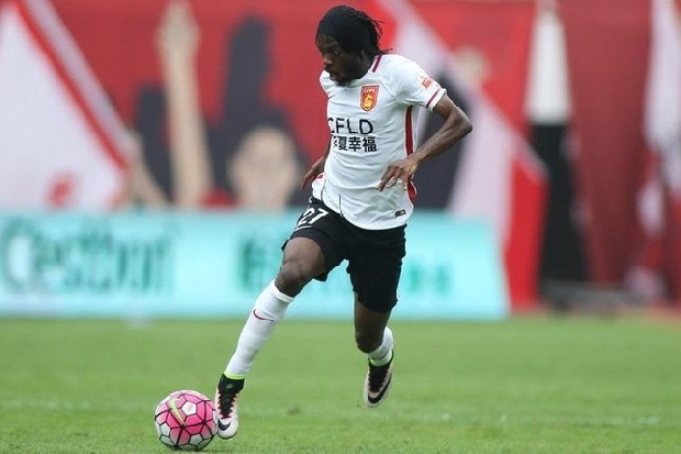 Galatasaray forvet için Hebei China Fortune'dan Gervinho'yu düşünüyor. Gervinho'nun menajerinin İstanbul'a gelerek sarı kırmızılı kulüp ile bir görüşme gerçekleştirdiği ileri sürüldü. (Fotomaç)