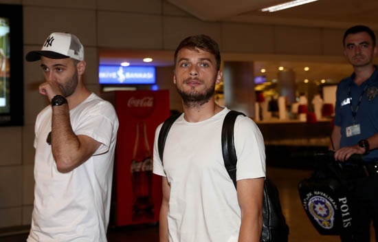 Ljajic’in bu sezon 1 milyon 250 bin euro karşılığında kiralandığı ancak gelecek sezondan itibaren satın alma opsiyonunun devreye gireceği öğrenildi.