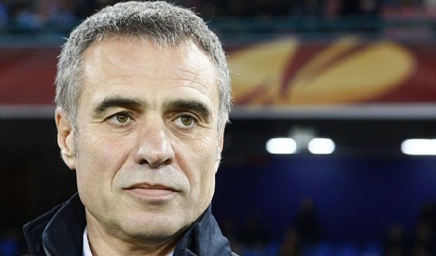 Son olarak Trabzonspor'u çalıştıran Ersun Yanal şu sıralar bir takım çalıştırmıyor. Ersun Yanal daha önce Süper Lig'de Trabzonsor, Fenerbahçe, Denizlispor, Manisaspor, Gençlerbirliği, Ankaragücü, Eskişehirspor gibi takımları çalıştırmıştı.