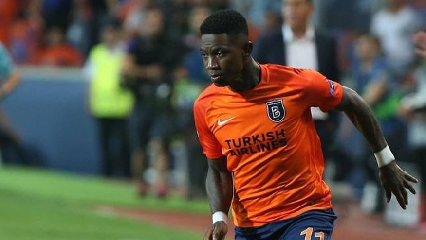 BEŞİKTAŞ’IN yeni teknik direktörü Abdullah Avcı’dan, eski öğrencisi Eljero Elia’ya kanca... Tecrübeli teknik adamın, Başakşehir’de birçok maçta görev verdiği Hollandalı yıldızı Beşiktaş’ta görmek istediği ve yönetime de “Mutlaka transfer edilmeli” dediği öğrenildi. Başakşehir ile Siyah-Beyazlı kulüp arasındaki sıcak ilişkiler transferin gerçekleşme ihtimalini yükseltirken, bayramdan sonra iki tarafın masaya oturacağı bildirildi. 32 yaşındaki Elia, geride kalan sezon 21 maçta forma giyip 1 gol, 1 asistle oynadı. (Star)