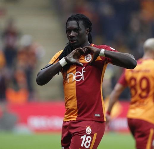 Bafetimbi Gomis
Sezon başında Galatasaray'a gelen Bafetimbi Gomis, attığı gollerle sarı-kırmızılıları sırtladı. Ligin en iyi forvetlerinden biri olduğunu kanıtlayan Gomis'e Çin ve Meksika'dan talipler var. Galatasaray iyi bir teklif gelmesi durumunda "hayır" demeyecektir.