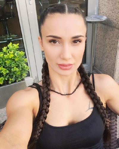 Bu olay yaşandığında ben evdeydim. Çocuklarımı 7/24 evde tutacak halim yok. Gittikleri yer sitenin güvenlikli kamerası olan oyun alanı.