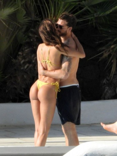 Top model Izabel Goulart ve futbolcu nişanlısı Kevin Trapp bu yıl tatil için Mykonos adasını seçti.