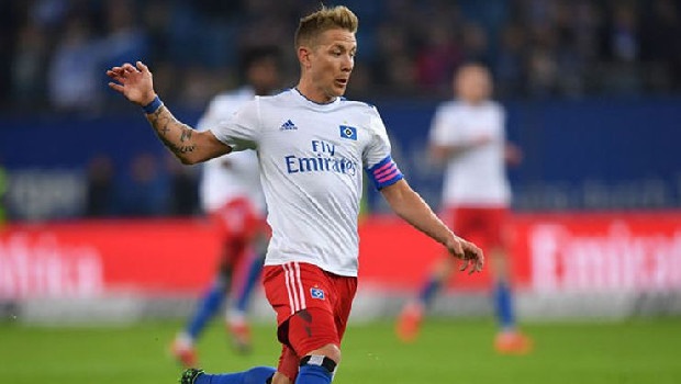 Beşiktaş, transferde bombaları peş peşe patlatmak için geri sayıma geçti. Tecrübeli sol kanat oyuncusu Tyler Boyd için kulübü Vitoria Guimaraes’le anlaşan yönetim; Shinji Kagawa ve Lewis Holtby için de yaptığı girişimlerde sona yaklaştı. (Fanatik)