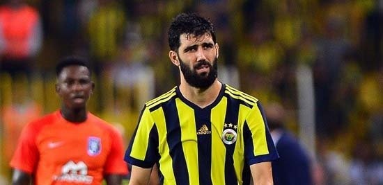 Sezon basında Rusya'nın Zenit takımından kiralanan stoper Luis Neto, teknik direktör Aykut Kocaman'ın gözüne giremedi.
