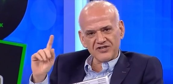 - Eskiden dokunulmazdı Fatih Terim ama artık böyle değil, artık herkes sana dokunabiliyor ve bunun böyle olması çok iyi oldu. Mustafa Cengiz, tam bir Anadolu beyefendisi, kendisine güvenli ve namuslu bir adam izlenmi veriyor bana. Geçmiş Galatasaray başkanlaırının hepsinden farklı, çok beğendim açıklamalarını. Galatasaray'da monşerler vardır ama Mustafa Cengiz böyle biri değil ama ileride değişirse bilmem.