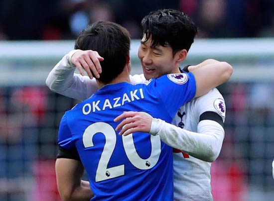 Japon basınında çıkan haberlerde, sarı-lacivertlilerin Leicester City’de forma giyen Shinji Okazaki ile ilgilendiğini iddia etti.