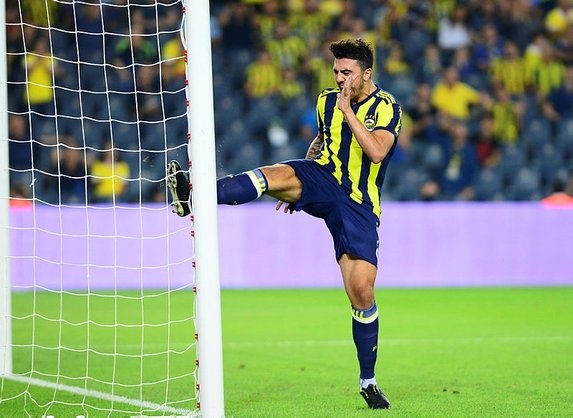 Ozan Tufan: Büyük umutlarla Bursaspor'dan transfer edilen ancak beklenen patlamayı yapamayan Ozan Tufan listenin ilk sırasında yer alıyor. Teklifleri değerlendirmeye alan sarı lacivertli yönetim, transfer döneminde takasta da kullanabilmenin planlarını yapıyor.