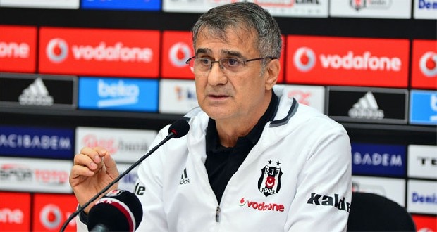 Kafalarda soru işareti bıraktı
Şenol Güneş'in derbi maç öncesi ve sonrası yaptığı açıklamalar kafalarda soru işareti bıraktı. Ziraat Türkiye Kupası Yarı Final rövanş maçında gerçekleşen olayların ardından yaşanan gelişmeler nedeniyle bir hayli yıpranan tecrübeli teknik direktör, sezon sonunda kariyerini noktalama kararı almayı düşünüyor.