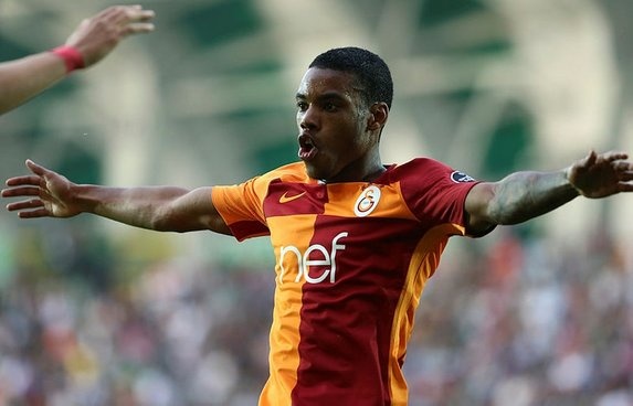 Galatasaray'ın Beşiktaş'ı 2-0 mağlup ettiği dev derbiyi stattan takip eden Fransız ekibi Lyon, Garry Rodrigues'i listesine aldı ve bu transfer için dev bir bütçe ayırdı.