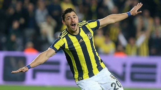 Bu sezon Vardar faciasından sonra Vincent Janssen ve Giuliano alındı.