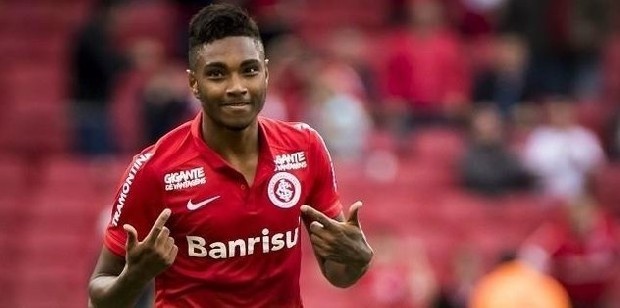 ESPN'de yer alan haberde Vitinho'nun Şampiyonlar Ligi için Galatasaray'a gideceği iddia edildi.