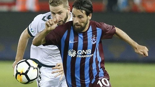 OLCAY ŞAHAN, MEHMET EKİCİ...
Çünkü geçen sene Beşiktaş ile Trabzonspor arasında iki mesele vardı. Olcay'ın açıklanan bonservisi 250 bin euro idi. Bir de Mehmet Ekici transferinin Fenerbahçe'ye gerçekleşmeyişi var. Hem Beşiktaş'a hem Fenerbahçe'ye... Demek ki o dönem bir şeyler olmuş. Şenol Güneş'in bu olaydan haberi varsa adımı değiştireceğim.