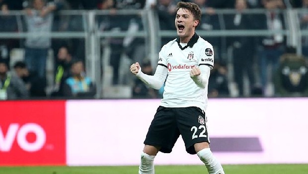 Torino’dan kiralanan Adem Ljajic, bir maç daha forma giyerse Beşiktaş’ın sözleşmeli oyuncusu olacak. (Sabah)