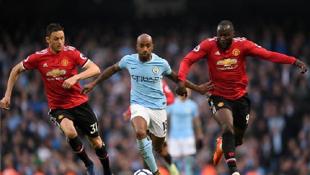 The Sun, Manchester City’den ayrılmayı düşünen Fabian Delph’in talipleri arasında Galatasaray’ın da olduğunu yazdı.