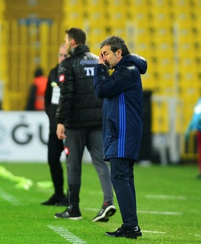 YILDIRIM: MÜCADELE NEREDE!
Akhisar maçındaki performansı beğenmeyen Yıldırım, "Verilen sözler nerede. Futbolcular sahada mücadele etmiyor, Bundan sonra herkes kendine dikkat edecek" dedi. 

(Takvim)