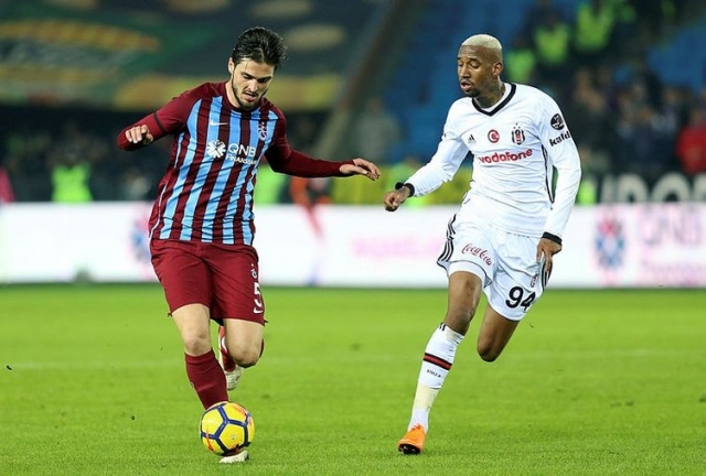 Beşiktaş'ın Babel'in golleriyle kazandığı maçta Ada'dan gelen misafirler bir yıldızı yakından takip etti.