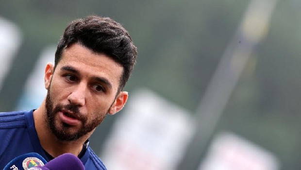 Sözleşmesi sona eren İsmail Köybaşı, Fenerbahçe’den ayrıldı. Milli futbolcunun Westerlo ile anlaşmaya yakın olduğu öğrenildi. (Fanatik)