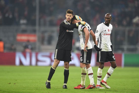 Fabri'ye Premier Lig'den gelen ilginin yönetimi tedirgin ettiği kaydedildi. 

(Habertürk)