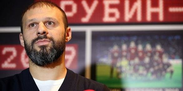 Rubin Kazan’ın emektar futbolcusu Gökdeniz Karadeniz, aktif futbolculuk hayatını noktalayacağını açıkladı.
