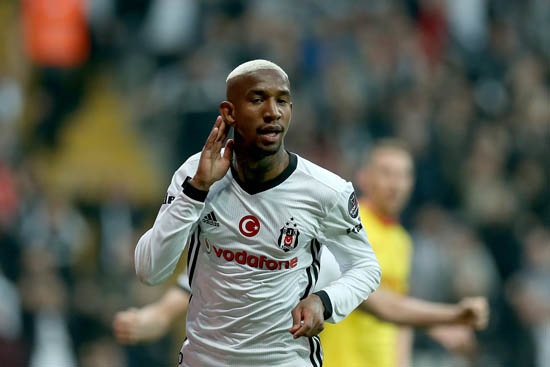 Quaresma'ya Çin'den gelebilecek yüksek meblalı teklifleri değerlendirmeyi düşünen başkan Fikret Orman, olası ayrılıkların yerini aynı kalitede oyuncularla doldurmayı planlıyor.