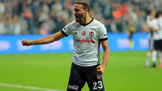 'Big Sam' lakaplı teknik adam, devre arası Beşiktaş'tan transfer ettikleri Cenk Tosun ile ilgili radikal bir karara imza attı.