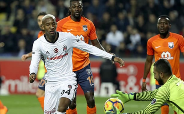 Süper Lig'de Başakşehir, Beşiktaş'ı sahasında 1-0'lık skorla mağlup etti. Esk hakem ve spor yorumcusu Ahmet Çakar, bu karşılaşma hakkında çarpıcı yorumlarda bulundu.